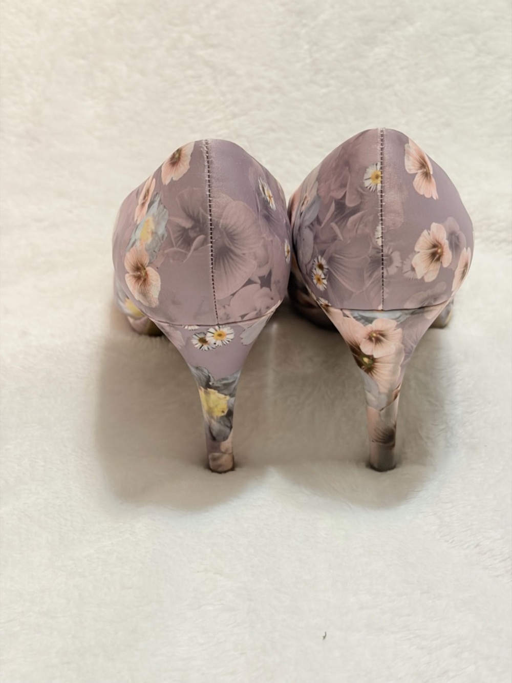 Peep-Toe Floral High Heels in Lavender/Gray - Picture 4 of 6